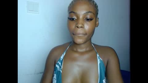 Snapshot of cornxcunt chatting on 11/14/25, 09:46 cornxcunt online show from 11/14/25, 09:46