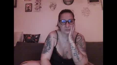 Snapshot of corsetlady123 chatting on 12/25/24, 05:47 corsetlady online show from 12/25/24, 05:47
