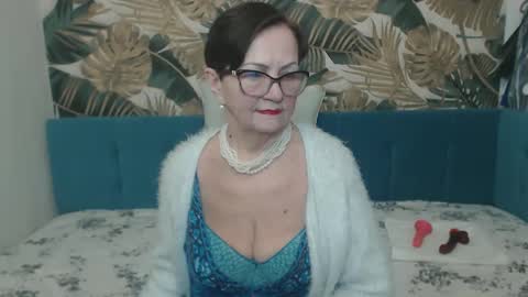 Snapshot of corssika chatting on 02/14/25, 09:10 corssika online show from 02/14/25, 09:10