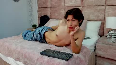 Snapshot of corygreenn chatting on 06/04/26, 12:11 CoryGreen online show from 06/04/26, 12:11