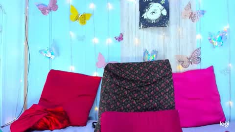 Snapshot of corynatayler chatting on 09/17/25, 11:17 corynatayler online show from 09/17/25, 11:17