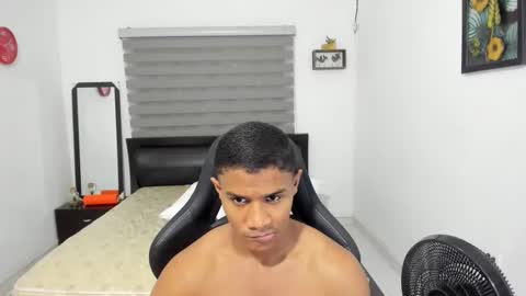 Snapshot of corzoethan chatting on 11/15/25, 10:48 Ethan online show from 11/15/25, 10:48