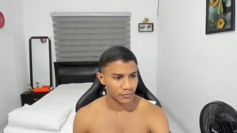 Snapshot of corzoethan chatting on 11/16/25, 10:59 Ethan online show from 11/16/25, 10:59