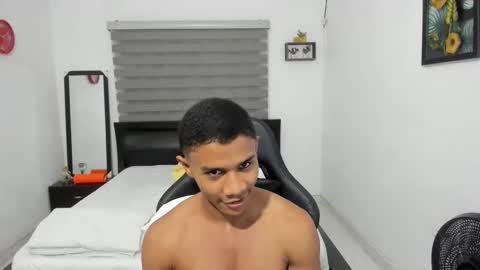 Snapshot of corzoethan chatting on 11/22/25, 11:15 Ethan online show from 11/22/25, 11:15