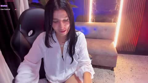 Snapshot of cositarika__ chatting on 06/03/26, 02:33 Lunita online show from 06/03/26, 02:33