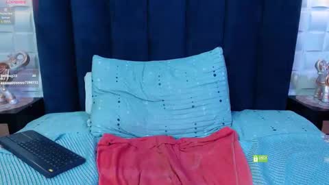 Snapshot of cosmiccandyx chatting on 11/25/25, 12:16 Cosmic online show from 11/25/25, 12:16