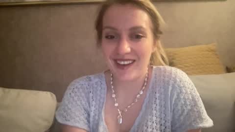 cosmo_blondiee online show from 09/27/25, 07:08