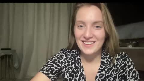 cosmo_blondiee online show from 10/02/25, 05:42