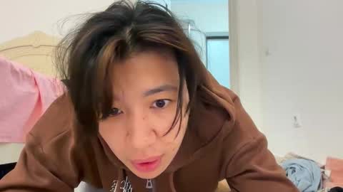 Snapshot of cosmo_pussy chatting on 10/28/25, 05:15 Lina online show from 10/28/25, 05:15