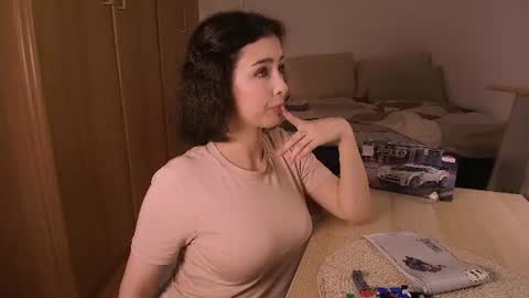 Luna online show from 06/22/26, 07:55