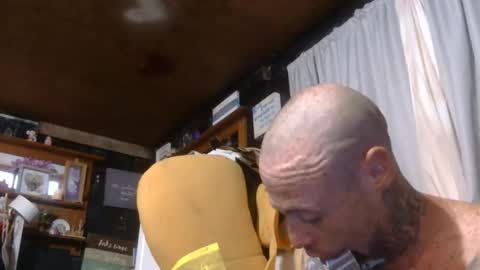 Snapshot of cotybonilla chatting on 10/27/25, 10:14 Leftys Way online show from 10/27/25, 10:14