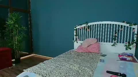 cougarmilf_ online show from 06/15/26, 07:49