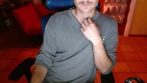 Snapshot of couldbesleeping chatting on 11/21/25, 01:48 couldbe online show from 11/21/25, 01:48