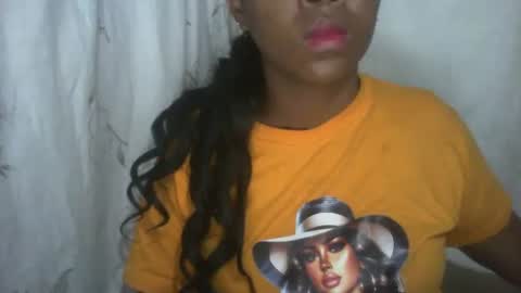 Snapshot of couleur_vanille chatting on 11/03/25, 01:19 couleur_vanille online show from 11/03/25, 01:19