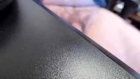 Snapshot of countryboy_10 chatting on 11/04/25, 01:32 CountryBoy 10 online show from 11/04/25, 01:32