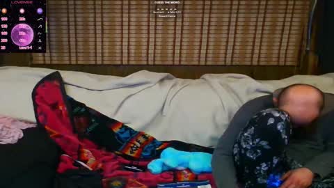 Alaskawildcouple online show from 10/28/25, 09:46