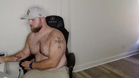 Snapshot of countrystrong53 chatting on 10/29/25, 01:35 countrystrong35 online show from 10/29/25, 01:35