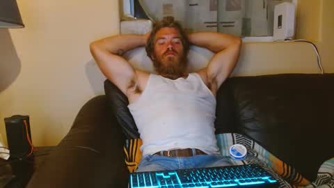 Snapshot of couplaloverz chatting on 10/01/25, 04:40 Tony online show from 10/01/25, 04:40