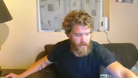 Snapshot of couplaloverz chatting on 10/18/25, 03:31 Tony online show from 10/18/25, 03:31