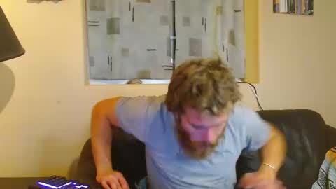 Snapshot of couplaloverz chatting on 10/19/25, 04:57 Tony online show from 10/19/25, 04:57