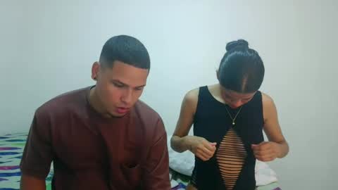 Snapshot of couple777sexy chatting on 09/20/25, 01:45 Andri online show from 09/20/25, 01:45
