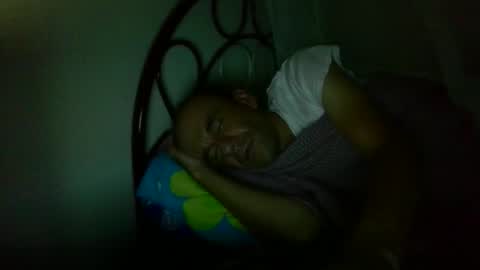 Snapshot of couple_hot86 chatting on 12/01/25, 05:23 couple_hot86 online show from 12/01/25, 05:23