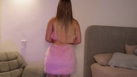 Snapshot of couple_of_your_dreams_ chatting on 06/10/26, 12:22 Kay online show from 06/10/26, 12:22