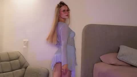 Kay online show from 07/12/26, 03:08