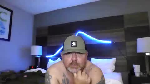 Snapshot of couple_pleaser1 chatting on 09/20/25, 11:50 Ieathairytacos online show from 09/20/25, 11:50