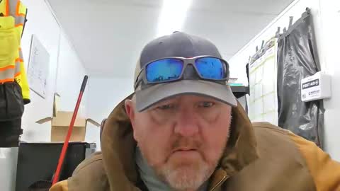 Snapshot of couple_pleaser1 chatting on 11/30/25, 10:03 Ieathairytacos online show from 11/30/25, 10:03