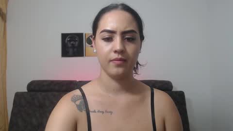  ALEJANDRO Y EMILY  online show from 02/28/25, 11:01