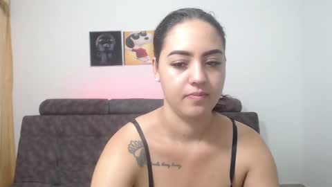  ALEJANDRO Y EMILY  online show from 03/05/25, 12:00