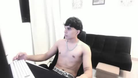 MIA LIZ AND SAM online show from 07/23/26, 04:43