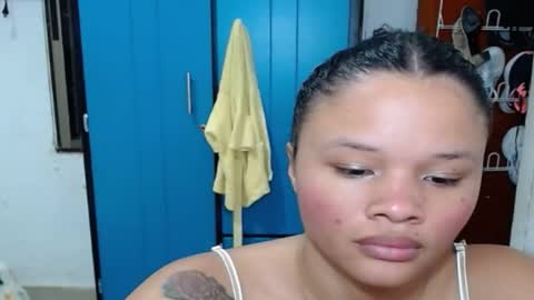 Snapshot of couple_sexy8 chatting on 12/09/24, 11:13 SOPHIE Y CAMILO online show from 12/09/24, 11:13