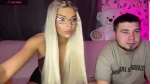 Snapshot of coupleinspire chatting on 11/01/25, 08:22 Emily Ryan online show from 11/01/25, 08:22