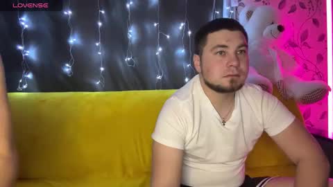 Snapshot of coupleinspire chatting on 11/27/25, 08:55 Emily Ryan online show from 11/27/25, 08:55