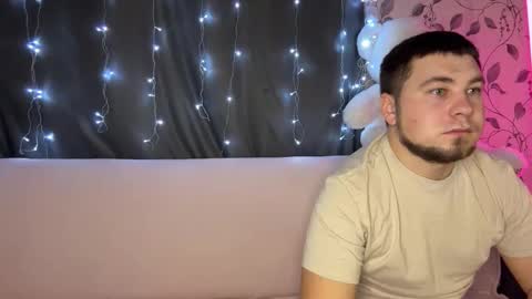 Snapshot of coupleinspire chatting on 12/03/25, 08:29 Emily Ryan online show from 12/03/25, 08:29