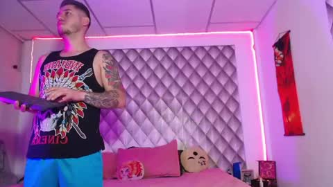 Couplelatin online show from 06/16/26, 04:26