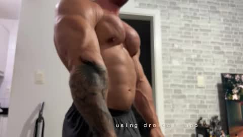 couplemuscle40 online show from 03/03/26, 02:07