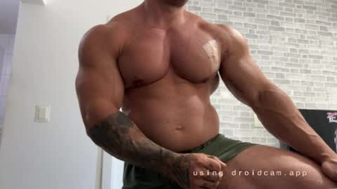 couplemuscle40 online show from 05/12/26, 02:25