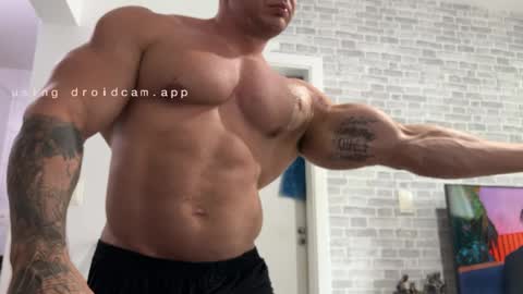 couplemuscle40 online show from 05/26/26, 04:47