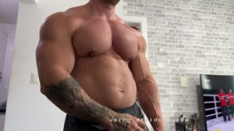 couplemuscle40 online show from 06/05/26, 02:12