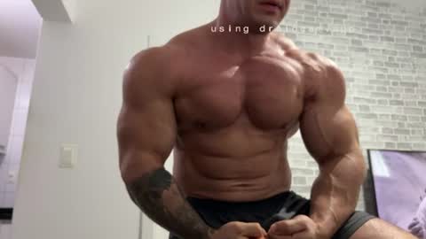 couplemuscle40 online show from 06/08/26, 01:44