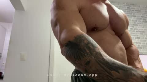 couplemuscle40 online show from 06/09/26, 01:23