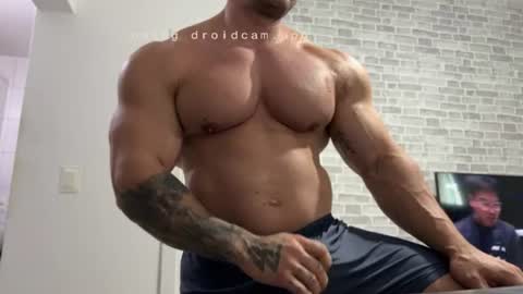couplemuscle40 online show from 06/19/26, 03:49