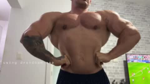 couplemuscle40 online show from 06/22/26, 06:27