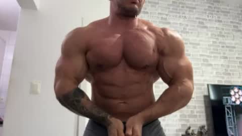 couplemuscle40 online show from 07/23/26, 05:44