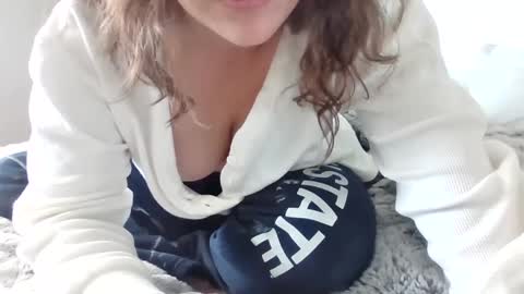 Snapshot of courtxoxo_o chatting on 02/18/25, 04:48 courtxoxo_o online show from 02/18/25, 04:48