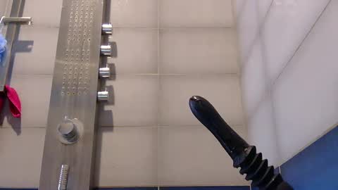 Snapshot of cracker8181 chatting on 12/03/24, 04:17 cracker8181 online show from 12/03/24, 04:17