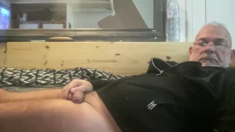 crapaud75018 online show from 10/21/25, 09:54